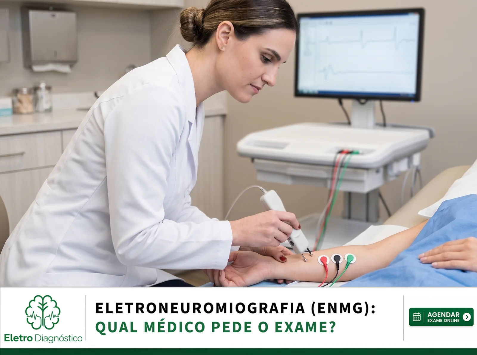 Médico neurofisiologista em consulta orientando paciente com pedido médico sobre qual especialidade solicita o exame de eletroneuromiografia